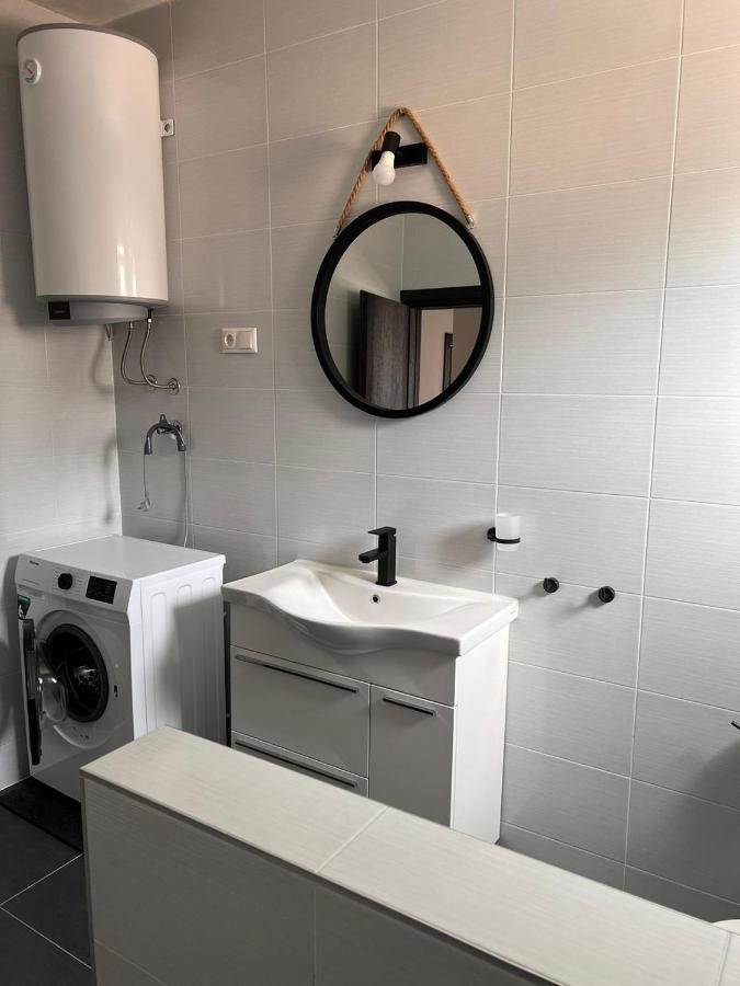 Apartment Lena Baška Voda Esterno foto