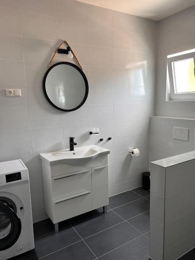 Apartment Lena Baška Voda Esterno foto